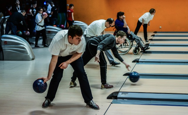 W VII Wojewódzkim Turnieju Bowlingowym Olimpiad Specjalnych w Bydgoszczy rywalizowało 80 osób.