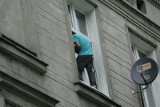 Wrocław: Mężczyzna na ul. św. Mikołaja chciał wyskoczyć z okna. Rzeźnicza była zablokowana (ZDJĘCIA)