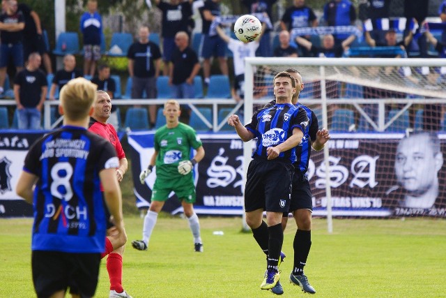 W sobotnim meczu 4. kolejki B klasy, Zawisza Bydgoszcz wygrał z Iskrą Zamość-Rynarzewo 6:0 (4:0). To drugie zwycięstwo bydgoszczan w trzecim ligowym pojedynku w tym sezonie.Info z Polski - przegląd najciekawszych informacji ostatnich dni w kraju