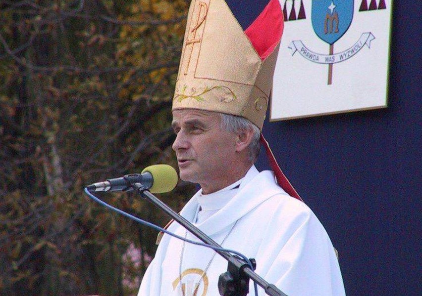Ksiądz biskup Marian Florczyk od 22 lat jest biskupem...