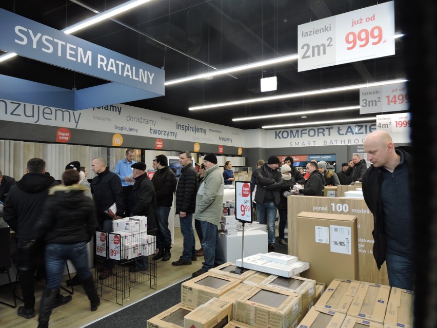 Otwarcie Bursztynowa Park w Ostrołęce: tak wyglądają sklepy Decathlon, Media Markt, Smyk, Jysk, Komfort i Komfort Łazienki [ZDJĘCIA+WIDEO]