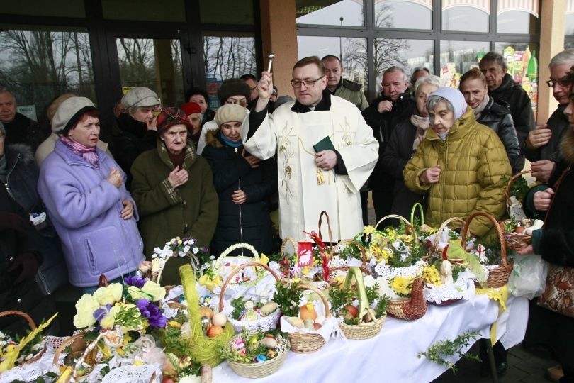 Sobota wielkanocna w Łodzi - święcenie pokarmów