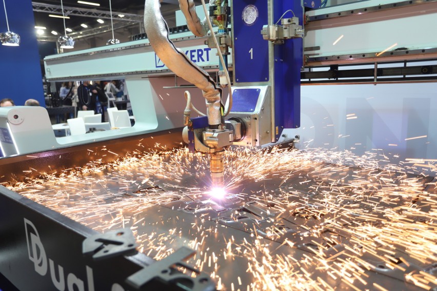 W Targach Kielce wystartowała Przemysłowa Wiosna 2023. Nowoczesne maszyny, drukarki 3D, obrabiarki i lasery robią wielkie wrażenie