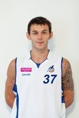 Artur Mielczarek podpisał nowy roczny kontrakt z AZS Koszalin.