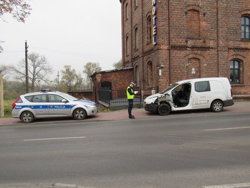 Auta zderzyły się na ulicy Gdańskiej w Stargardzie.