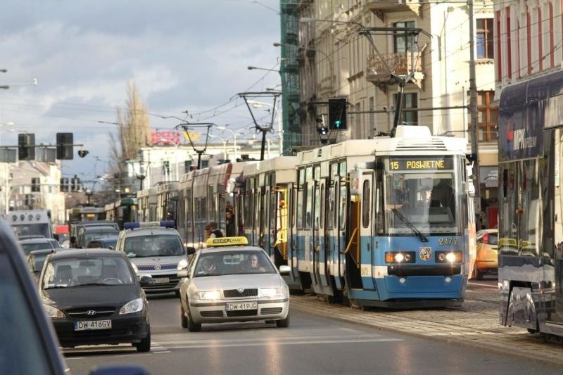 Wrocław: Akcja straży na Piłsudskiego. Tramwaje jechały objazdem