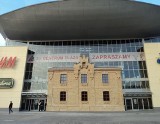 Galeria sztuki w centrum handlowym. Plaza zapromuje artystów