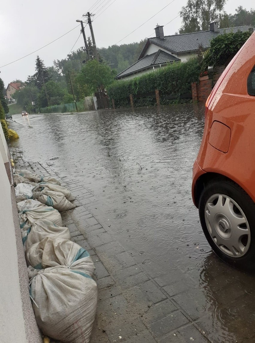 Zalanie na ulicy Zachodniej w Czerwieńsku. Problem występuje...