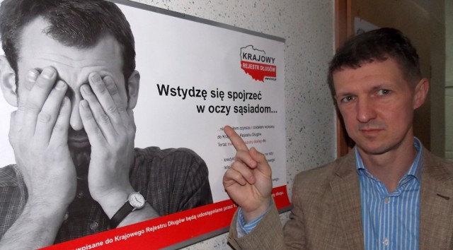 Szef ZGM-u Paweł Jakubowski do lat stosuje taktykę: dłużnikom chętnym do współpracy pomagamy - z resztą rozmawiamy inaczej...