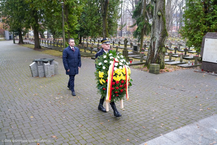 Białystok pamięta o bohaterach. Prezydent złożył kwiaty pod...