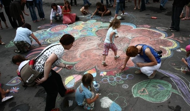 Mandala to symbol czystego stanu ducha. Ich tworzenie jest bardzo popularne głównie wśród wyznawców buddyzmu.