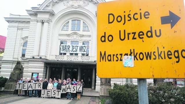 Jedną z reakcji zespołu Teatru Horzycy na obecną sytuację był wczorajszy niemy protest, którego nagranie ma trafić do internetu. W planach są kolejne działania. Fot.: Grzegorz Olkowski