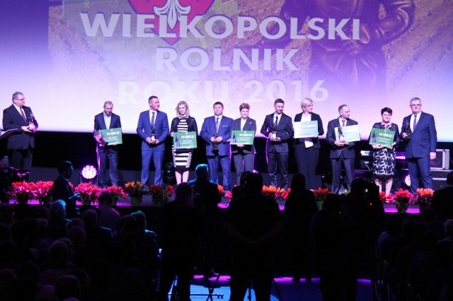 10 laureatów otrzymało tytuł Wielkopolskiego Rolnika Roku 2016, statuetkę Siewcy oraz nagrodę pieniężną w wysokości 10 tys. złotych.