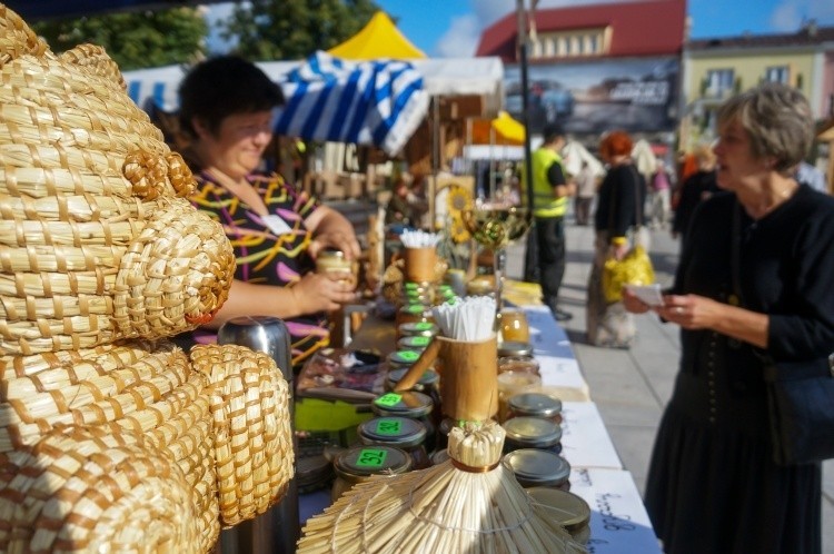 Świeże miody cieszą się dużym zainteresowaniem, podobnie...