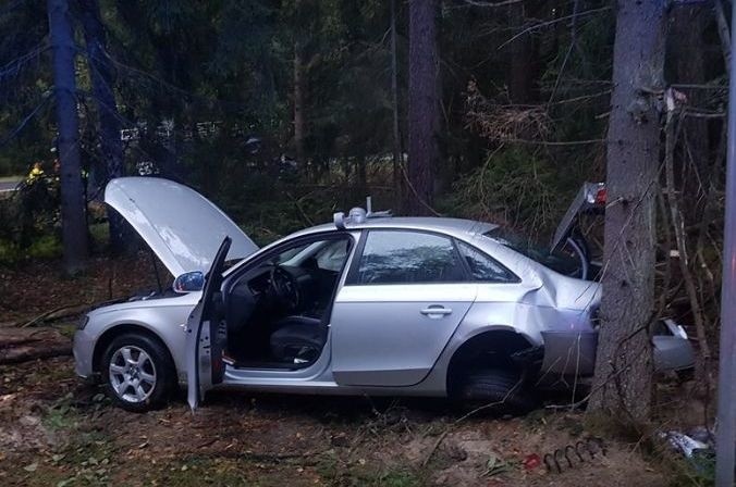 Powiat ostrołęcki. Wypadek samochodowy pod Bandysiami [ZDJĘCIA]