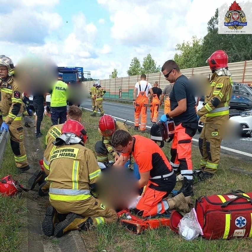 Wypadek na A2 w Łódzkiem! Ranne cztery osoby. Zdjęcia z miejsca wypadku