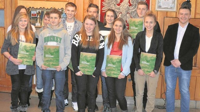 To nowa młodzieżowa rada gminy w Kościelisku. 11 młodych ma pomagać "dorosłej" radzie