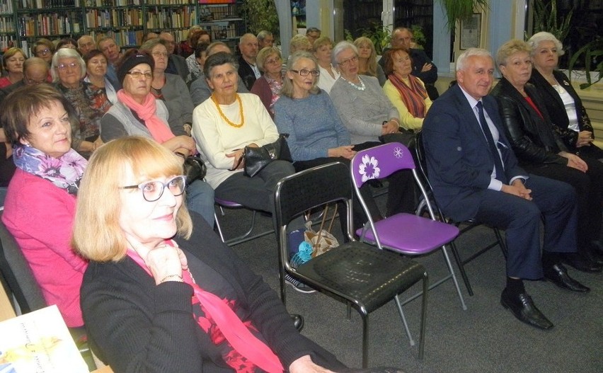 Fenomen Jerzego Grotowskiego, czyli (literacka) bitwa na głosy w buskiej bibliotece [ZDJĘCIA]