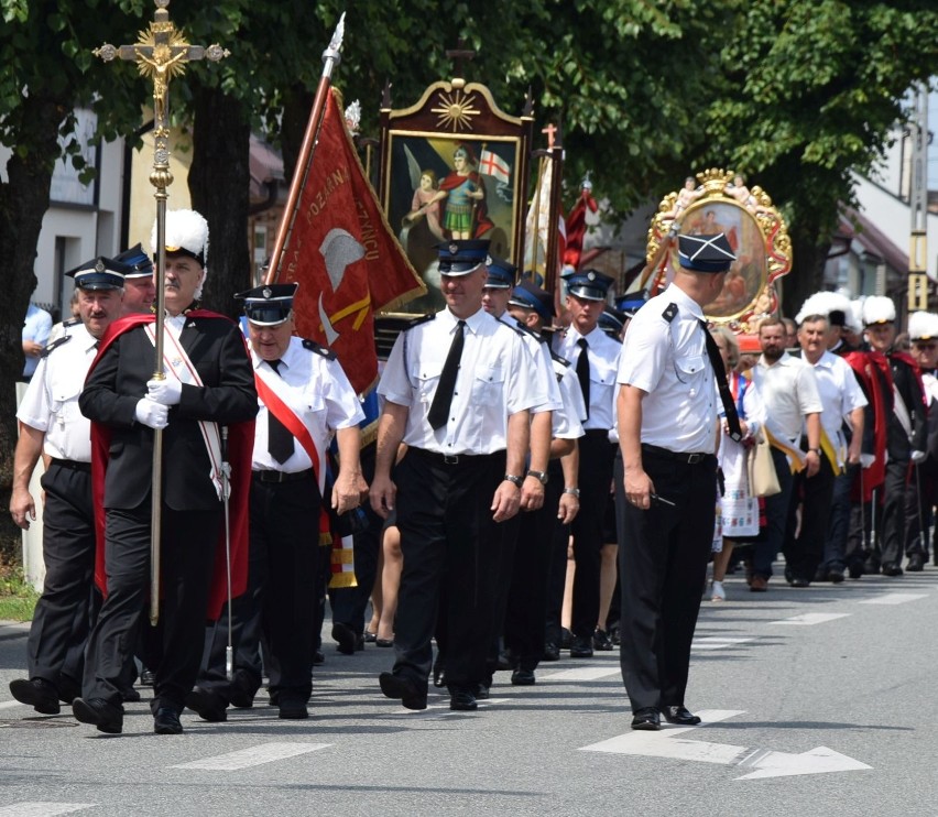 Myszyniec. Procesja Bożego Ciała w Myszyńcu 2019. Kurpiowska procesja, jakiej nigdzie indziej nie zobaczysz! [ZDJĘCIA, WIDEO]