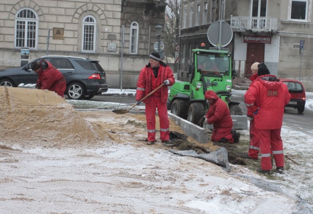 Na radomskim rynku Zakład Usług Komunalnych już rozpoczął przygotowania do budowy sztucznego lodowiska.