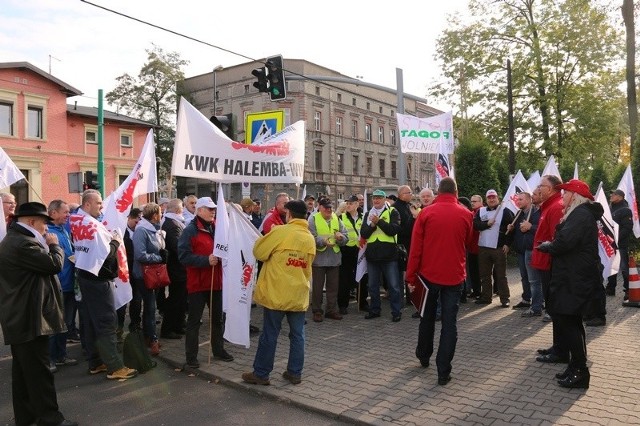 Protest przed siedzibą firmy Kopex w Zabrzu