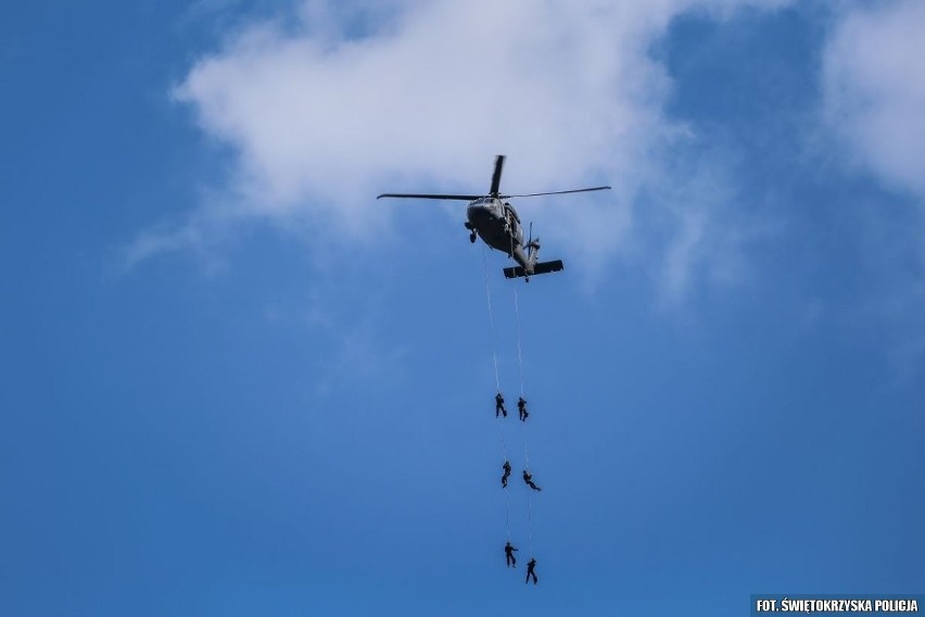 Black Hawk i oddziały bojowe nad miastem – jak przebiegały ćwiczenia w Kielcach? Zobacz kulisy [WIDEO]