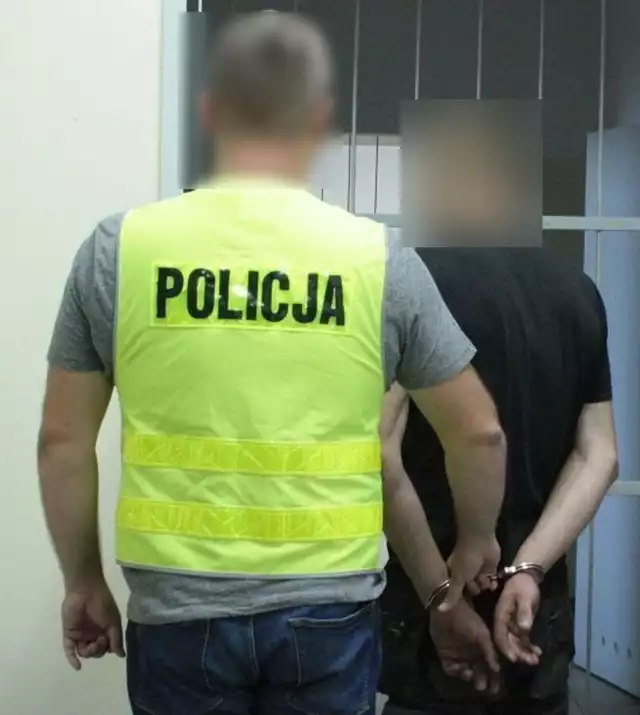 KPP Malbork informuje, że mężczyzna ścigany listem gończym nie chciał otworzyć policjantom.