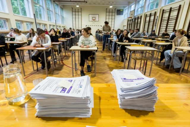 W III LO w Bydgoszczy próbną maturę z języka polskiego w nowej formule pisało 130 maturzystów.