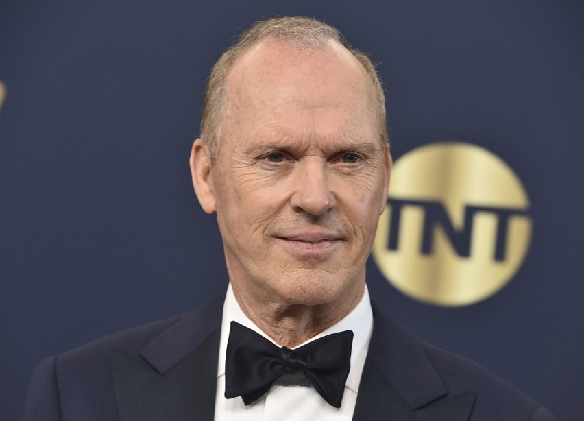 „Wednesday”. Michael Keaton łączy siły z Timem Burtonem! Zostanie nowym dyrektorem Akademii Nevermore w 2. sezonie serialu Netflix?