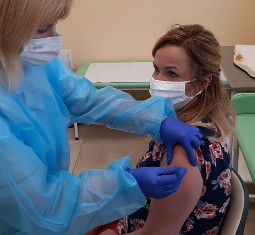W szpitalu w Iłży ruszyły szczepienia przeciwko COVID-19. Wkrótce kolejna seria 