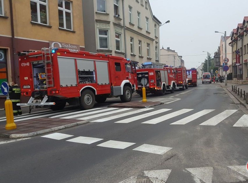 Pożar kamienicy socjalnej przy Małym Przedmieściu w Oleśnie