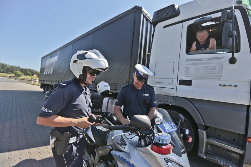 Policjanci z zielonogórskiej drogówki w piątek, 24 czerwca,...