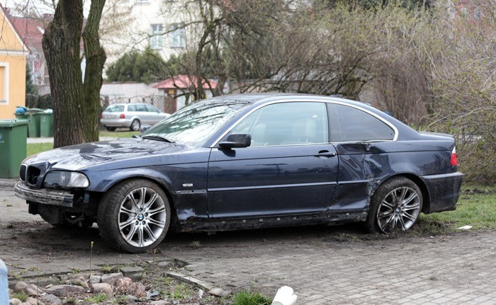 Bmw Wypadło z drogi w centrum Zielonej Góry.