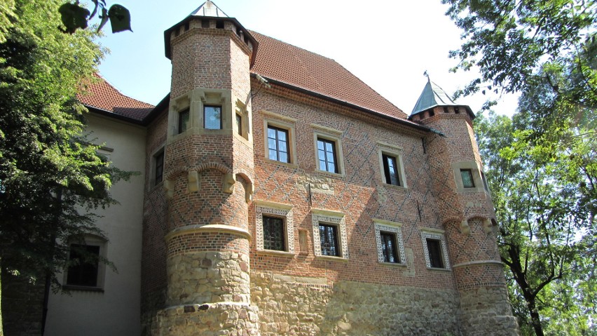 Zamek w Dębnie to perła polskiej architektury.