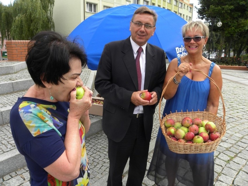 Człuchów je jabłka na złość Putinowi [ZDJĘCIA]