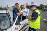 Bydgoscy policjanci wraz z księdzem kontrolowali kierowców