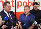 Białostoczanin Tadeusz Targoński uratował z pożaru 2-lenie dziecko. Minister mu podziękował (wideo)