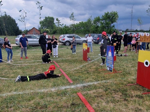 Na boisku w Przyjaźni stawiły się reprezentacje sześciu jednostek OSP z gminy.