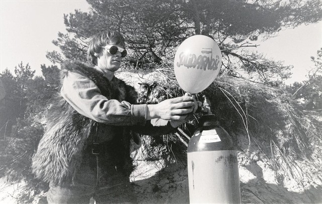 Wypuszczenie baloników z materiałami propagandowymi miało dodać Polakom otuchy