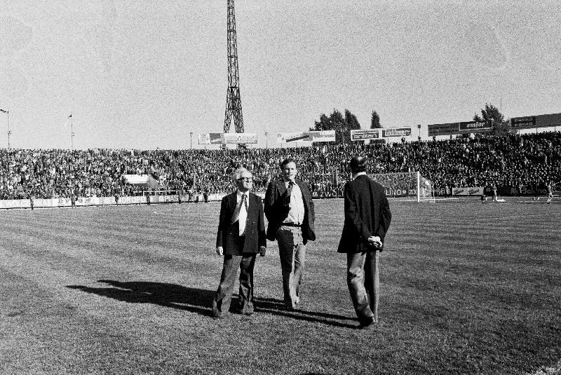 Archiwalne zdjęcia stadionu, piłkarzy, działaczy i kibiców...