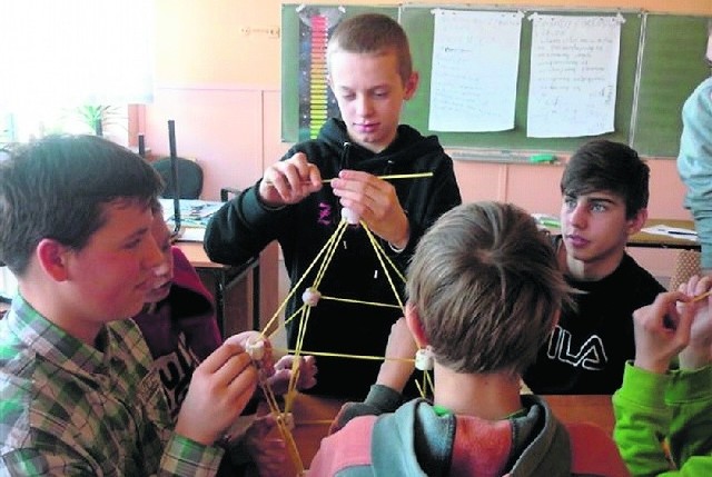 W Gimnazjum numer 2 w Tarnobrzegu realizowany jest program edukacyjny "Potrafię, wiem, znam - radę sobie dam". Zajęcia odbywały się już w trakcie zimowych ferii i cieszyły się powodzeniem.