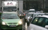 Dla kogo ma być Toruń: dla aut czy ludzi? Liczba aut rośnie w szybkim tempie