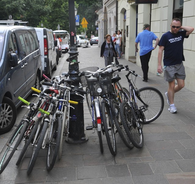 W Krakowie do końca lipca stanie 220 nowych stojaków na  rowery. Pojawią się m.in. w najbardziej uczęszczanych miejscach