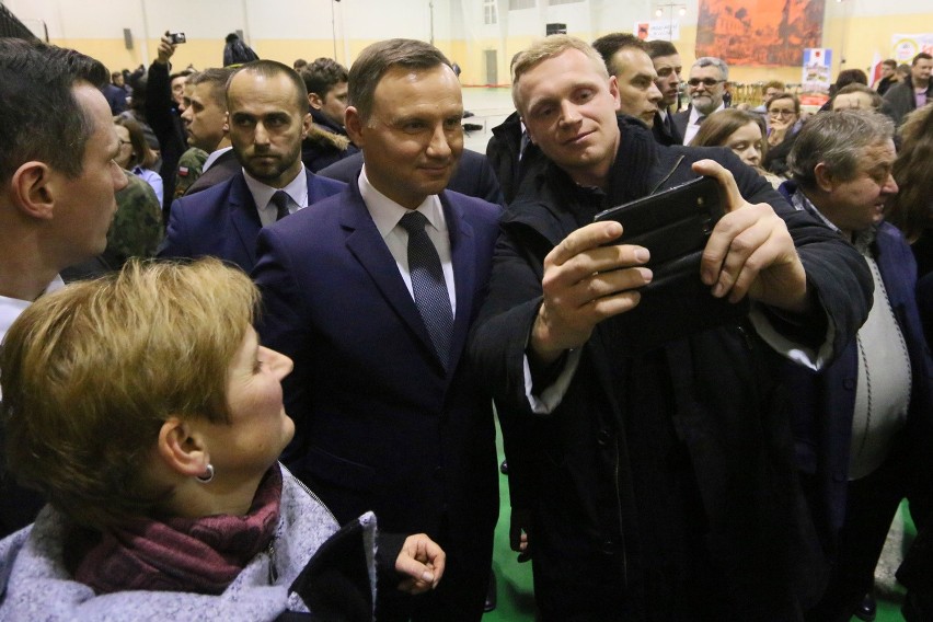 Prezydent Andrzej Duda posłucha apeli przeciwników reformy...