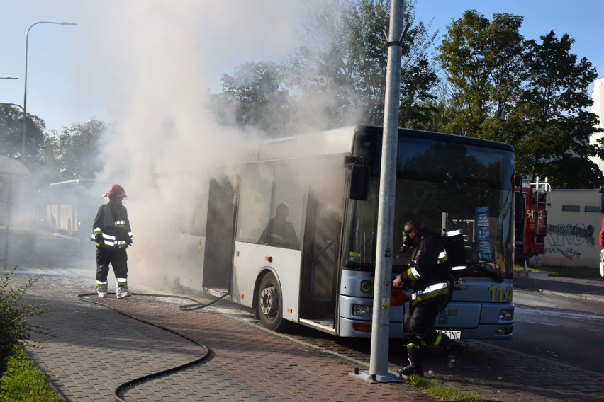 W Szczecinku zapalił się autobus [zdjęcia]