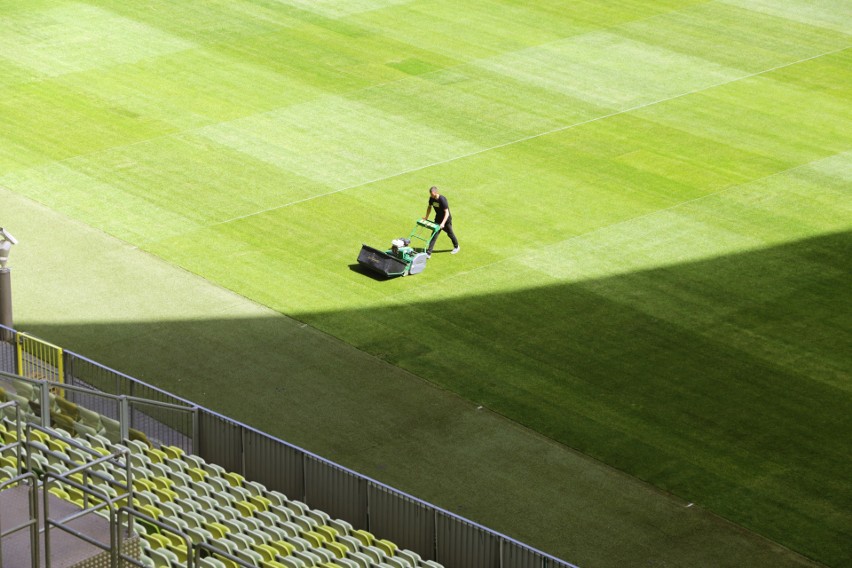 Stadion Energa Gdańsk ma nową murawę. Prace nad jej...