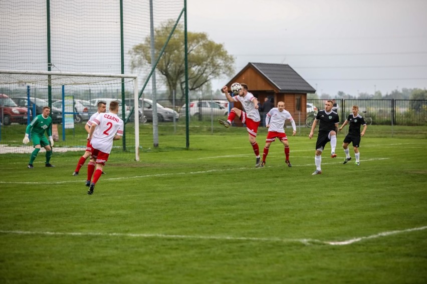 Stadion w Staniątkach w kwietniu 2019 roku. Teraz w tym...