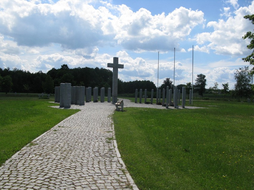 Niemiecki cmentarz wojenny. Polesie koło Puław