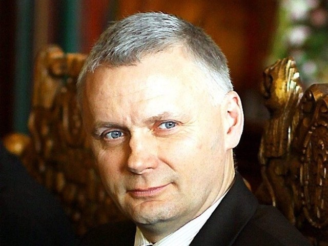 Wicestarosta Przemysław Biesek-Talewski podkreśla, że powiatu nie stać na remontowanie wszystkich dróg
