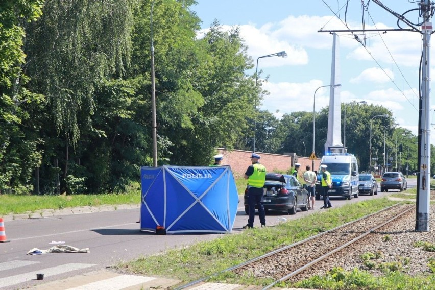 Śmiertelny wypadek w Łodzi. Nie żyje potrącony na przejściu mężczyzna
